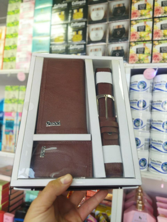 قیمت و خرید ست کادویی مردانه حاوی کیف پول و کیف کارت بانکی و کمربند