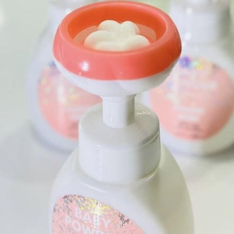 قیمت و خرید فوم شستشو صورت لانکو مدل حبابی براش دار و شکل زن