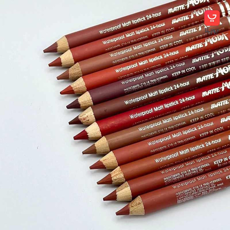 تست رنگ رژ لب مدادی مودا بسیار نرم و روان