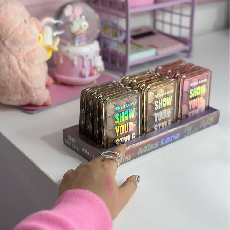 قیمت و خرید پالت سایه 10 رنگ قلبی میس لارا