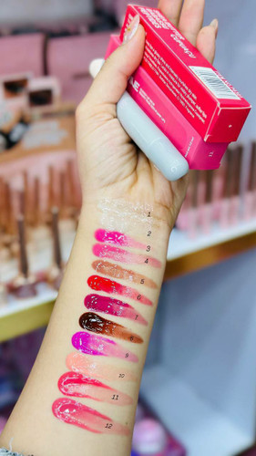 تست رنگ لیپ گلاس پیج وین اولیبولا طرح رود