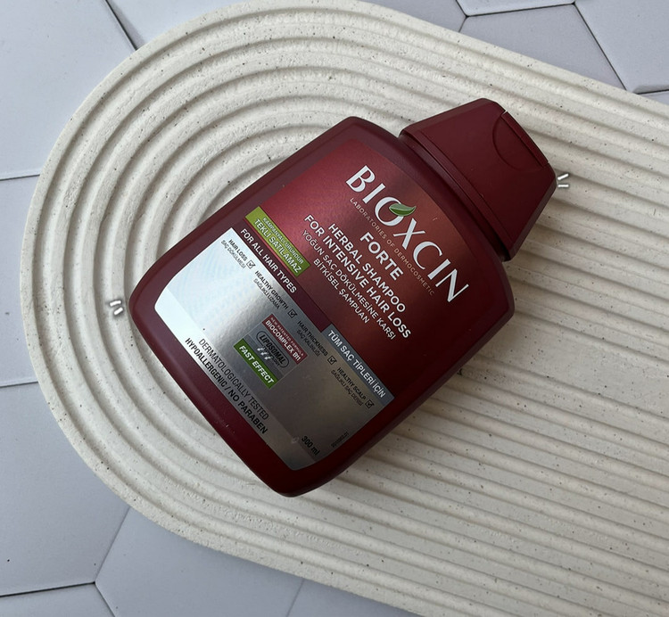 قیمت و خرید شامپو ضد ریزش گیاهی بیوکسین مدل فورت 300 میل از سراب