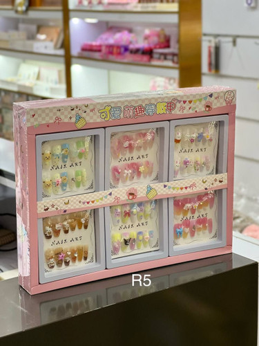 قیمت و خرید عمده ناخن مصنوعی طرح دار