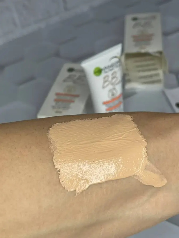 قیمت و خرید بی بی کرم گارنیر SPF 50 مناسب انواع پوست 50 میلی لیتر از سراب